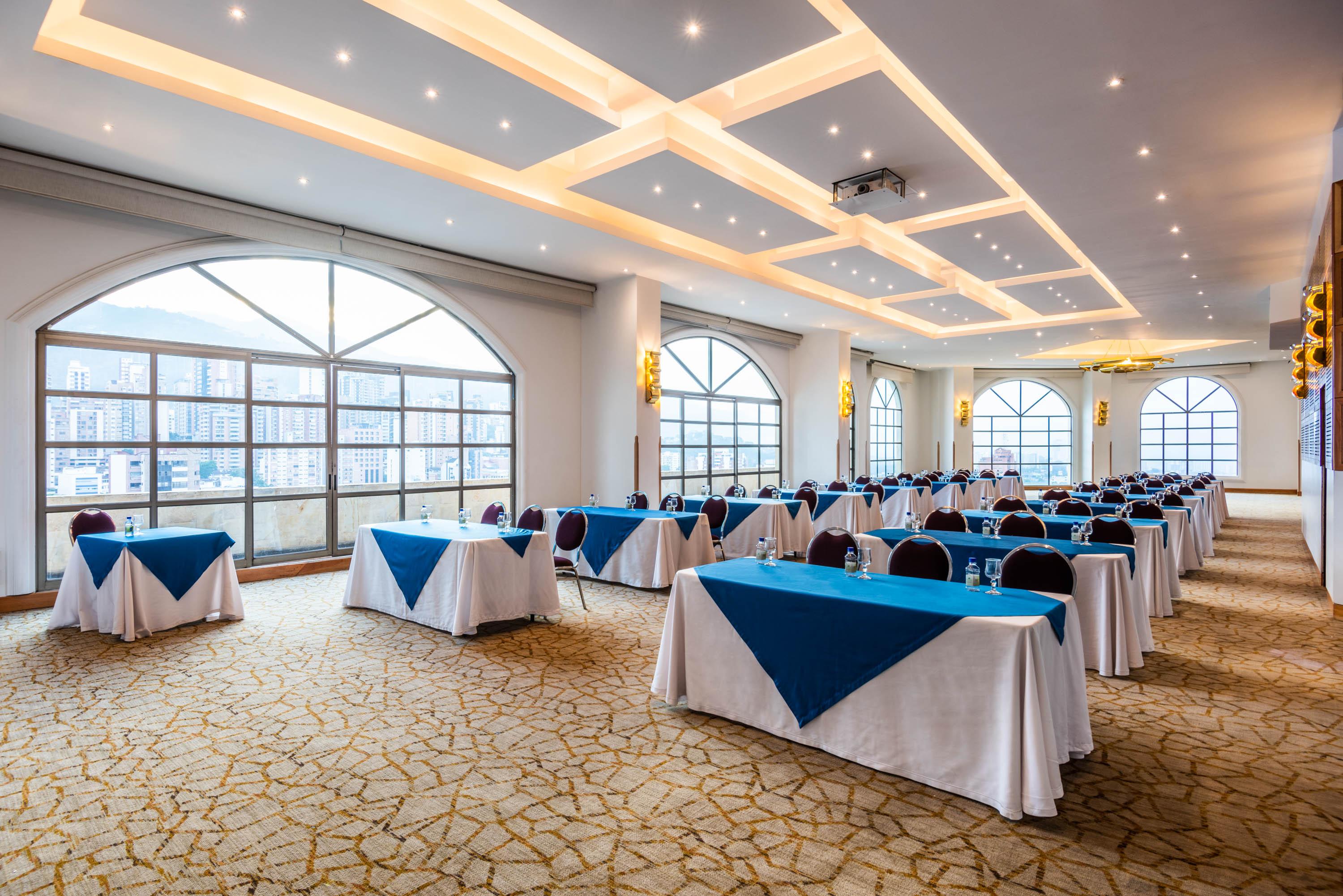Hotel Dann Carlton บูการามังกา ภายนอก รูปภาพ Meeting room