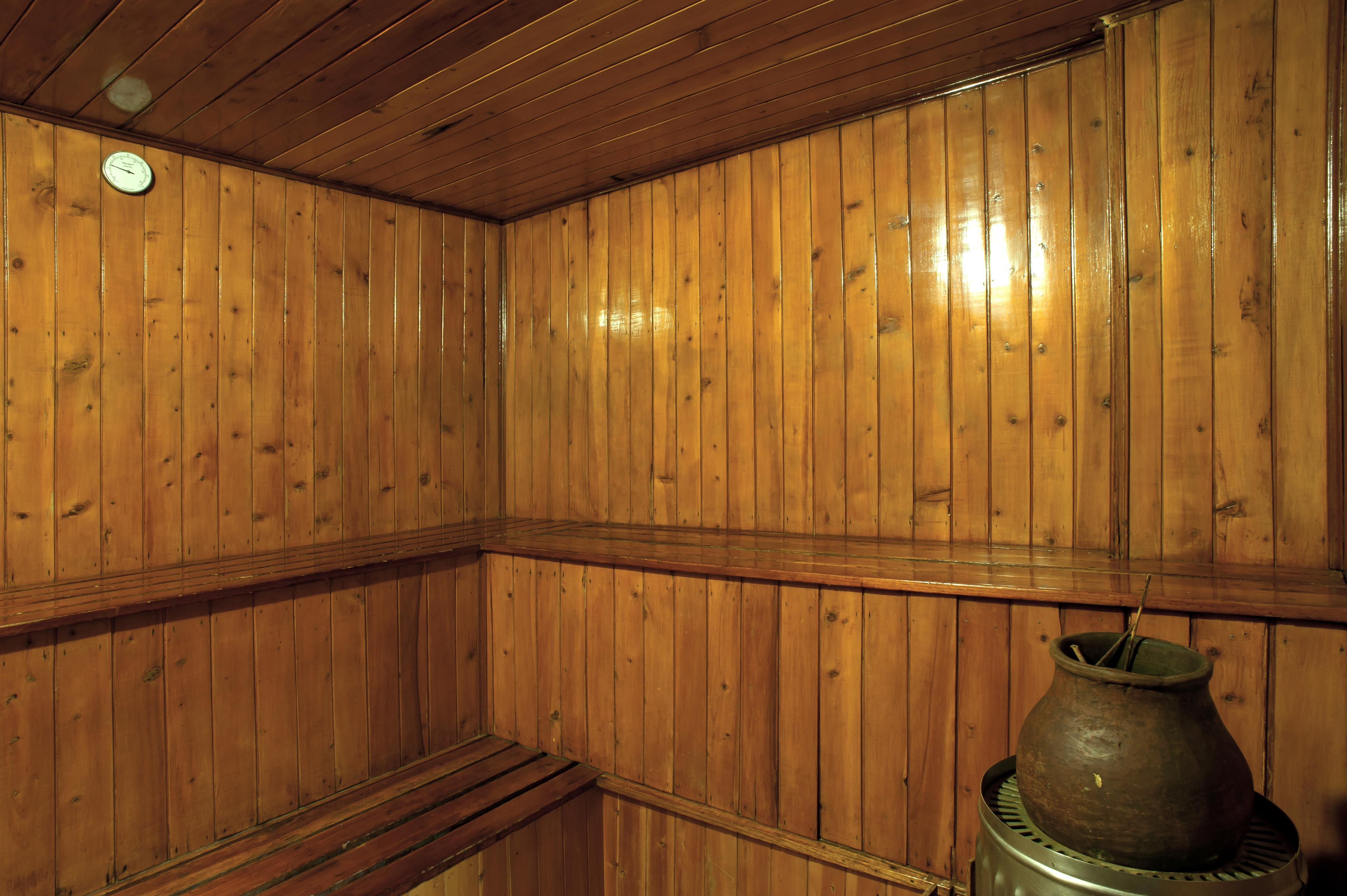 Hotel Dann Carlton บูการามังกา ภายนอก รูปภาพ A traditional Finnish sauna