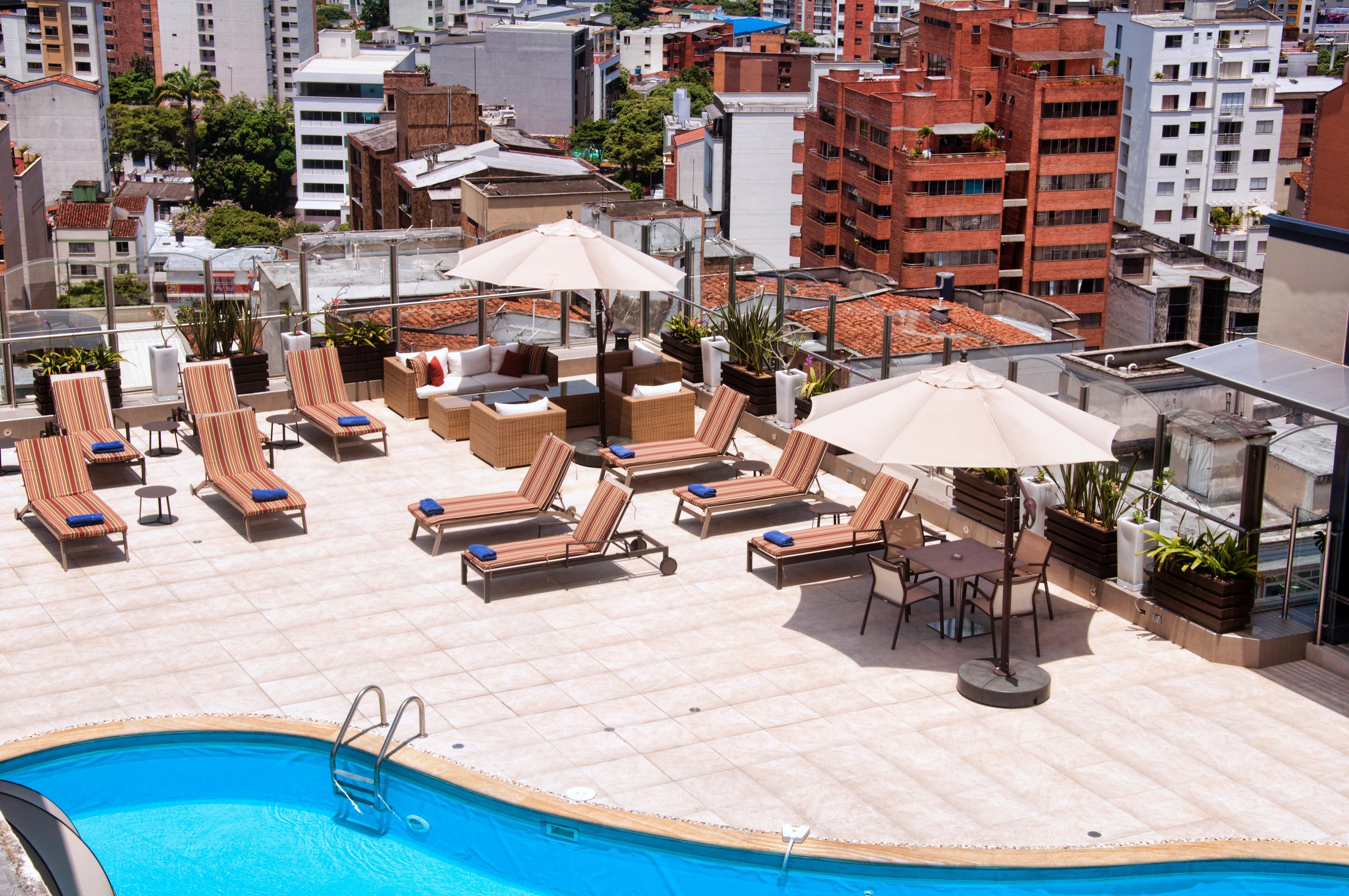 Hotel Dann Carlton บูการามังกา ภายนอก รูปภาพ Rooftop pool