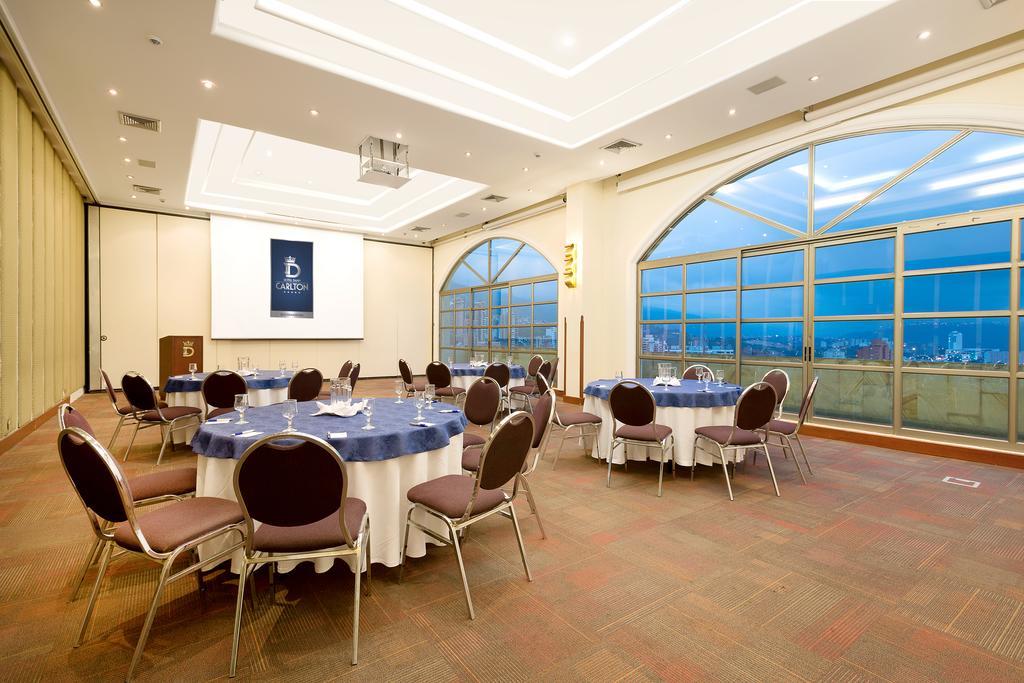 Hotel Dann Carlton บูการามังกา ภายนอก รูปภาพ Meeting room