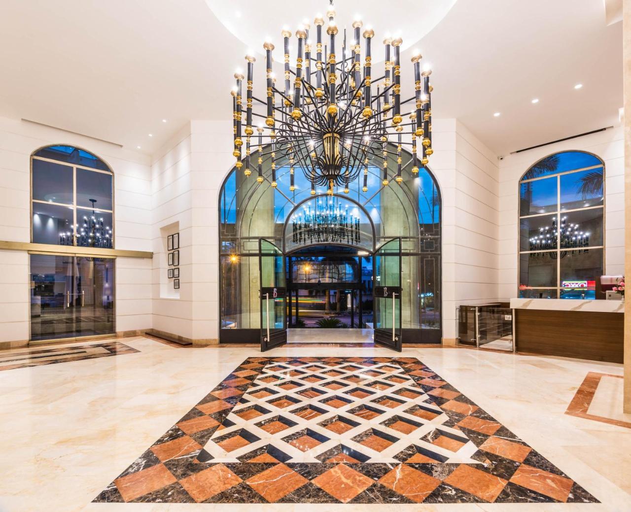 Hotel Dann Carlton บูการามังกา ภายนอก รูปภาพ Lobby